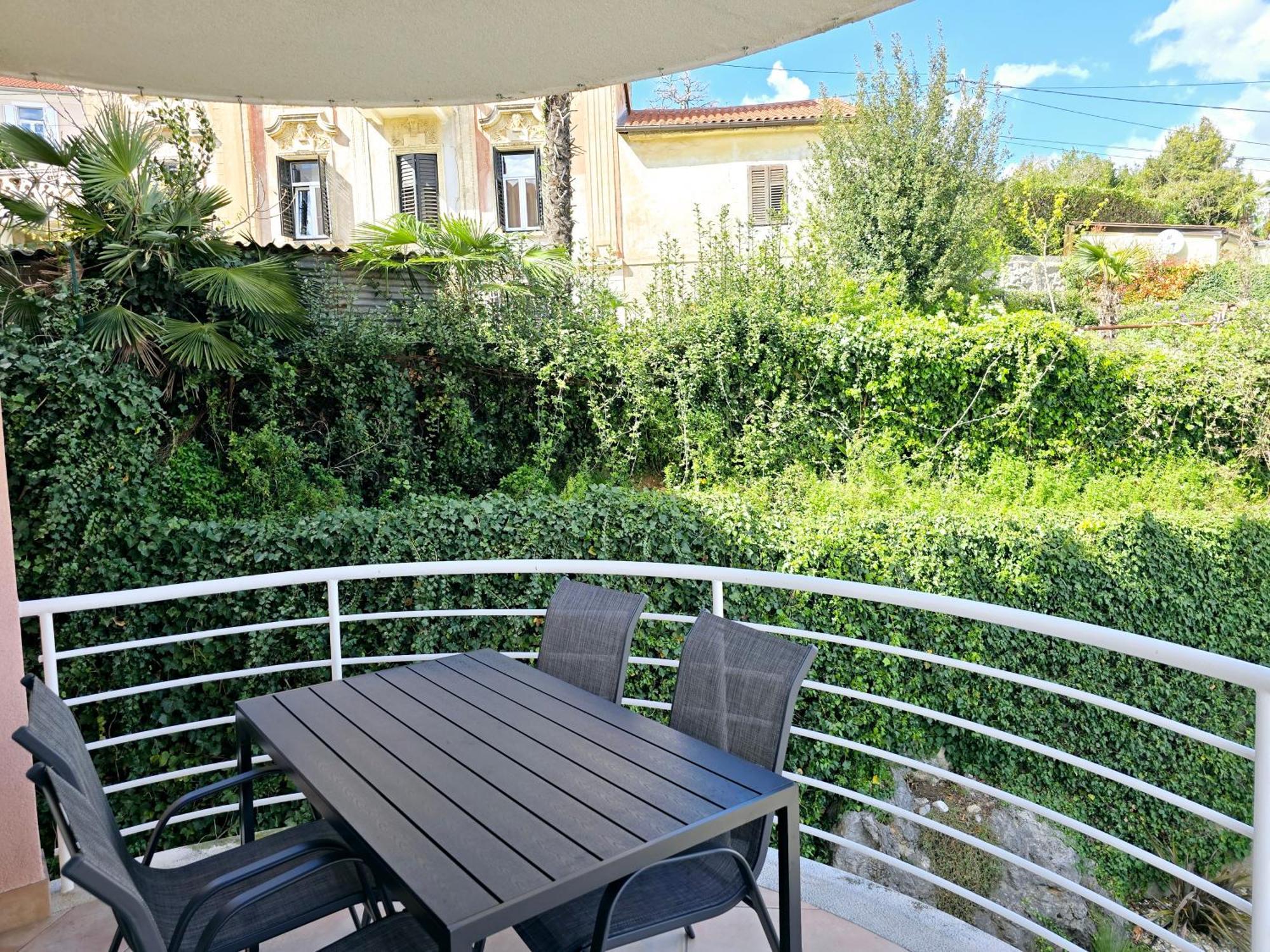 Apartman Astral *