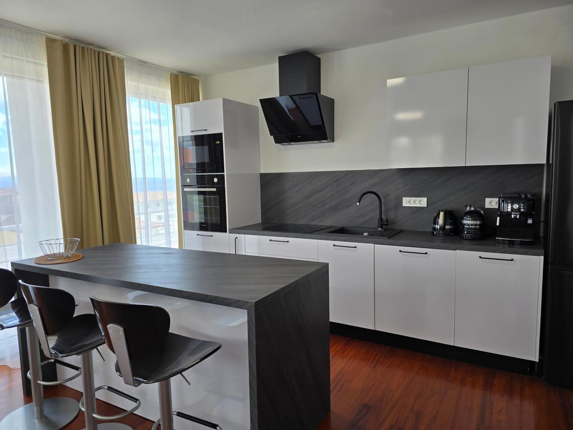 Astral Apartman *